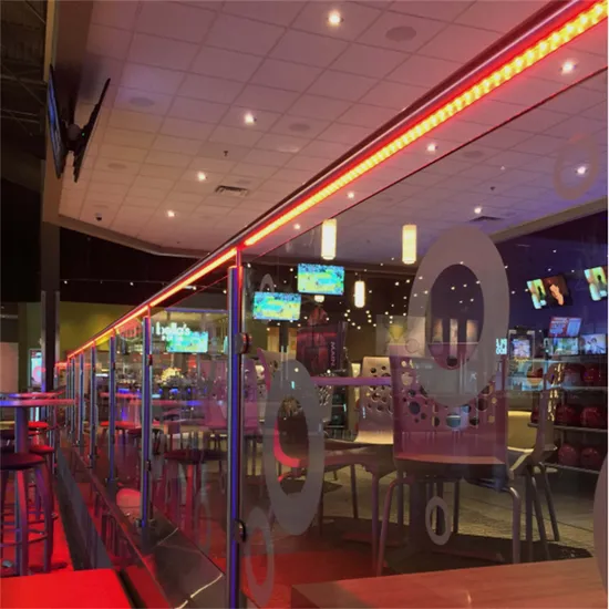 Illuminazione a LED per corrimano per scale esterne e balaustre in vetro senza cornice