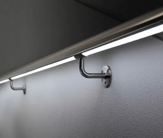 Nuovo stile corrimano in vetro con balaustra e tubo tondo per recinzioni