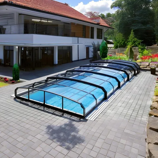 Protezione invernale per piscine a terra, coperture telescopiche per SPA con tetto rigido motorizzato